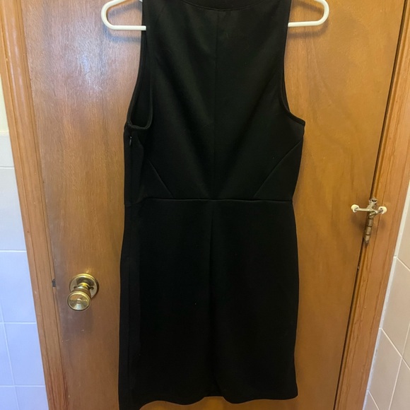 Women’s medium black old navy dress - Picture 2 of 2